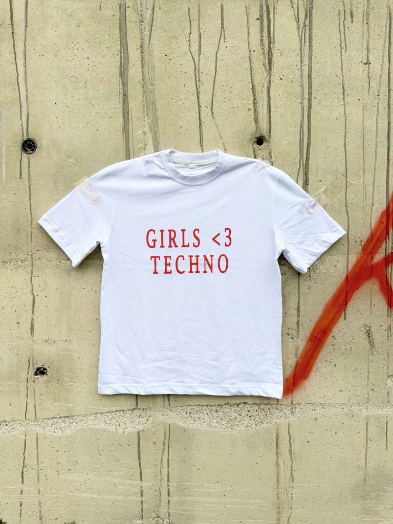 girls / boys love techno